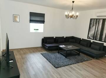 Фото номера Апартаменты - 1-й этаж Апартаменты Laurentroom Central Park г. Укмерге 12